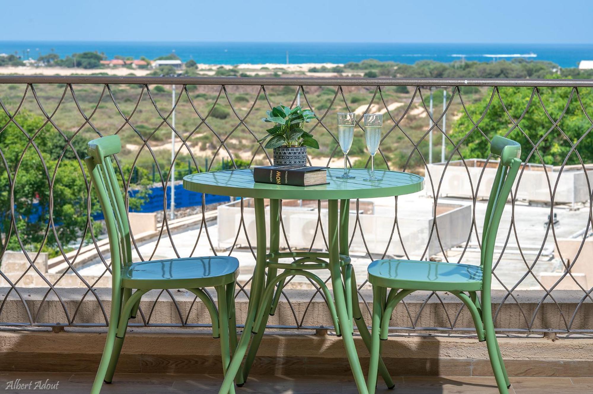 Mina'S Suites - קיסריה Exterior photo