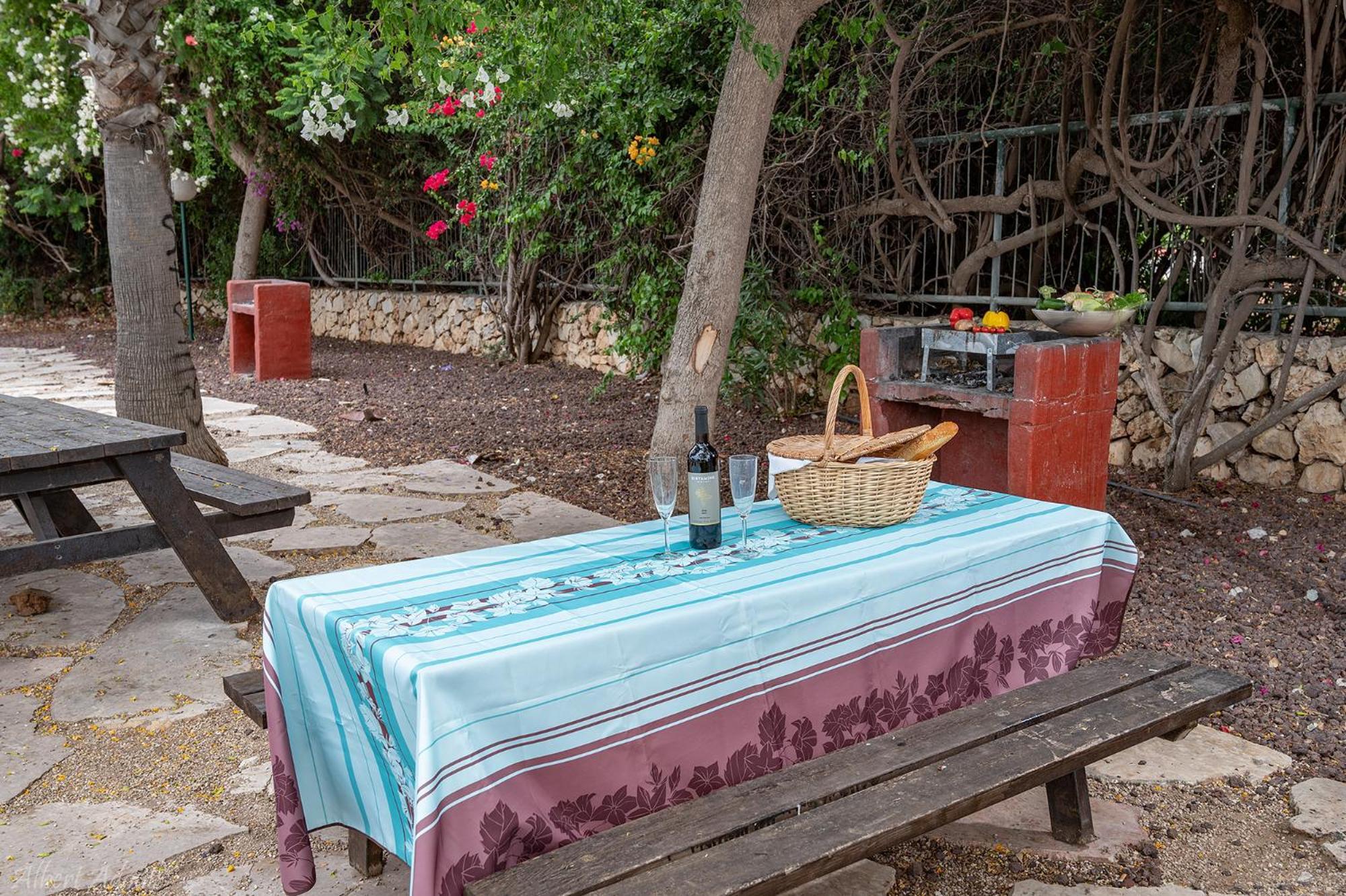 Mina'S Suites - קיסריה Exterior photo